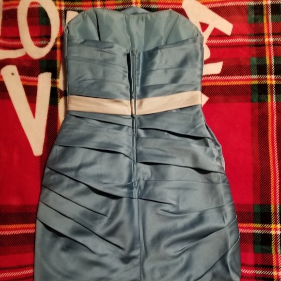 Dress - Picture 3 of 4